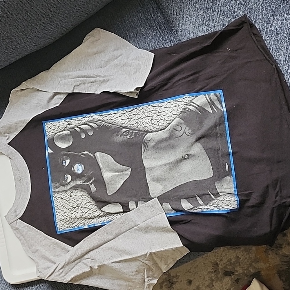 Men's Extra Large graphic shirt - Picture 3 of 5